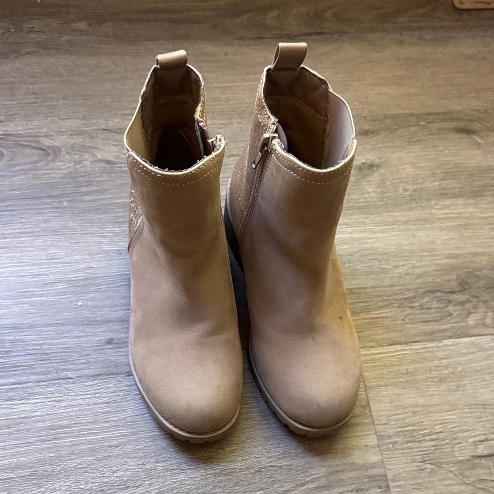 Stylish Tan Ankle Boots for Girls